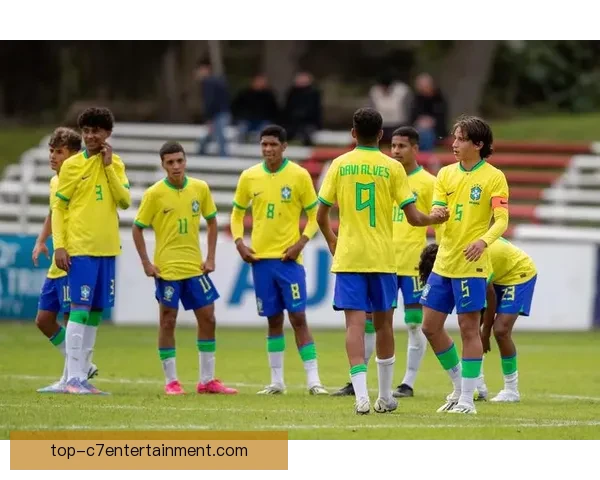 乌拉圭民族前锋伊斯基耶多赛场突发心脏骤停不幸猝死年仅27岁